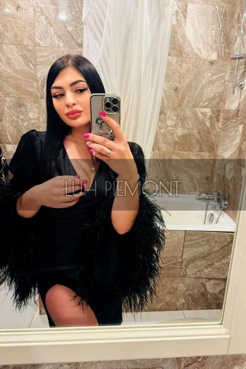 Luh Piemonte - Barra da Tijuca (Jardim Oceânico) Escort & Call Girl